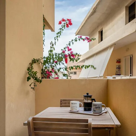 Upper Samitos Apartment