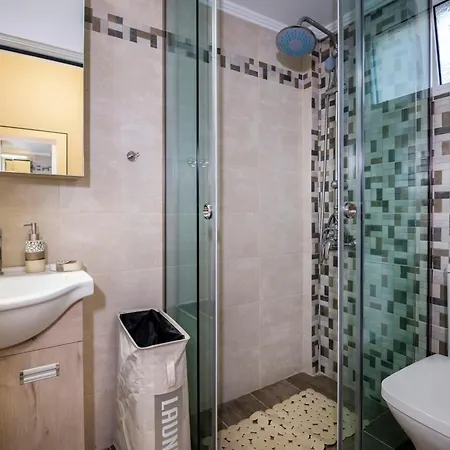 Apartment Upper Samitos